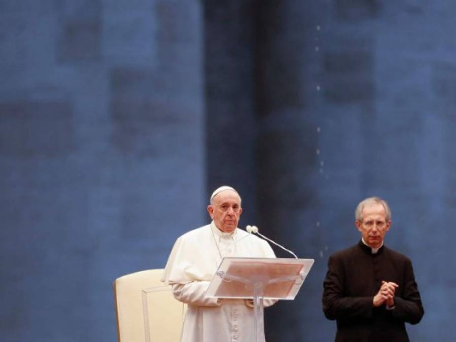 FOTOS: La bendición del Papa al mundo confinado por coronavirus