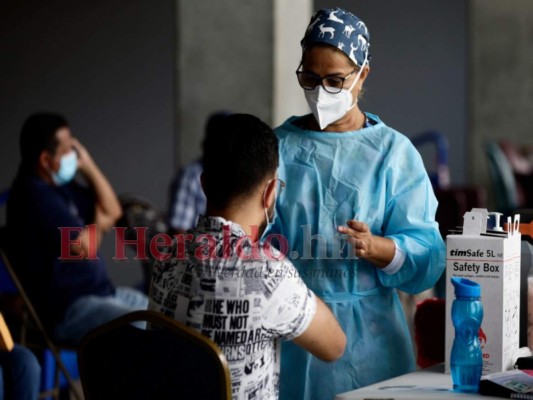 Así se desarrolló la jornada de vacunación para aplicar la segunda dosis contra el coronavirus (Fotos)