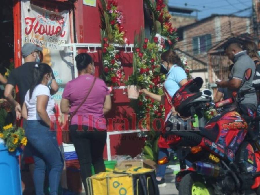 Rosas, globos y detalles: así celebran los hondureños el amor y la amistad (FOTOS)