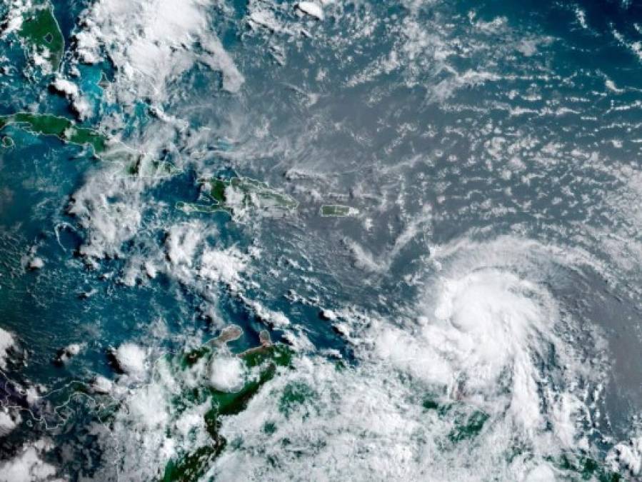 Las primeras imágenes de los estragos del huracán Elsa en el Caribe