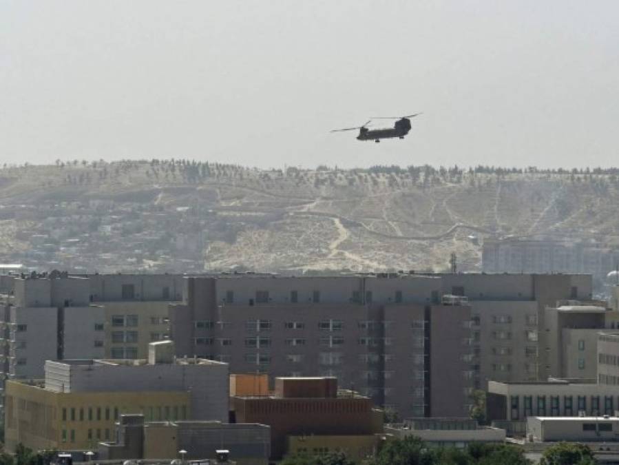 Las imágenes más impactantes de la caída de Kabul que podría empañar el legado de Biden