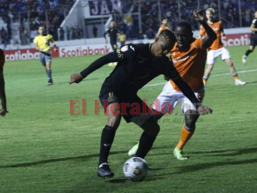 Estadio lleno y bellas mujeres: Así se vivió la clasificación de Motagua en el Nacional