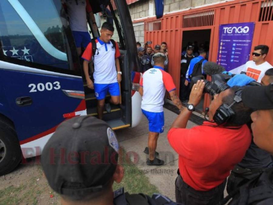 FOTOS: Bajo extrema seguridad, así fue la llegada de Olimpia al Carlos Miranda