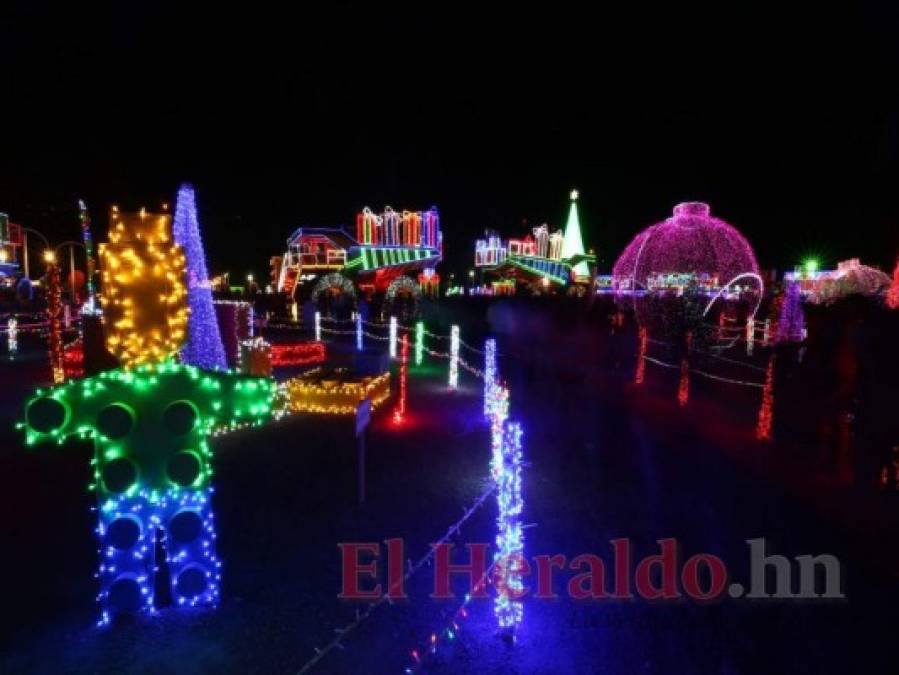 La inauguración de la luminosa Villa Navideña 2019 en 13 fotos