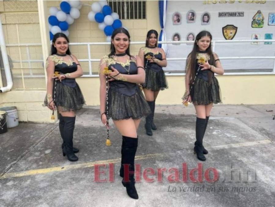 Bellas palillonas del Guillén Zelaya deslumbran con espectacular show (FOTOS)