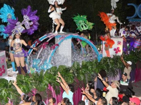 Antes de la pandemia se disfrutaba de carrozas, música, color y desfiles en el bulevar Suyapa durante la celebración del carnaval.