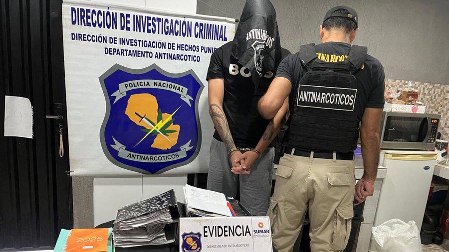 Exfutbolista se entrega a la justicia tras acusaciones de presunto narcotráfico