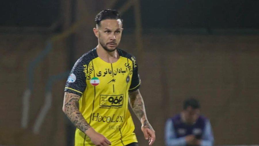 Exjugador del Barcelona huye de Irán tras ataques: evacuaron el avión y no pudimos despegar