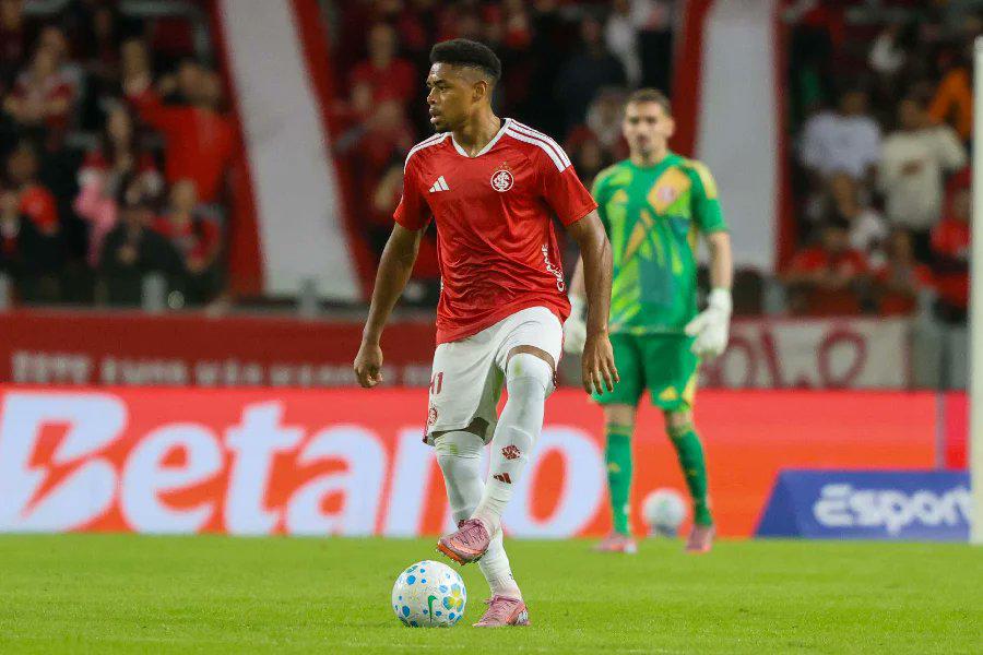 Jugador recibe insólito castigo luego de lesionar a su rival