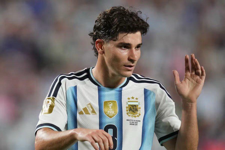 La respuesta del Atlético sobre FC Barcelona tras declaraciones de Julián Alvarez