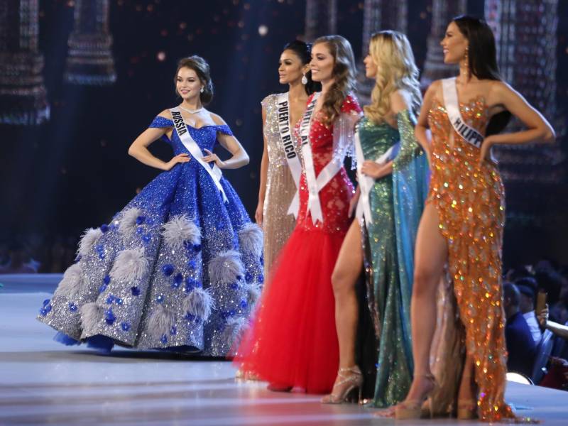 Raúl Rocha, presidente de la organización, adelantó a People en Español que en esta edición se presentará una canción inédita inspirada en el espíritu del certamen.