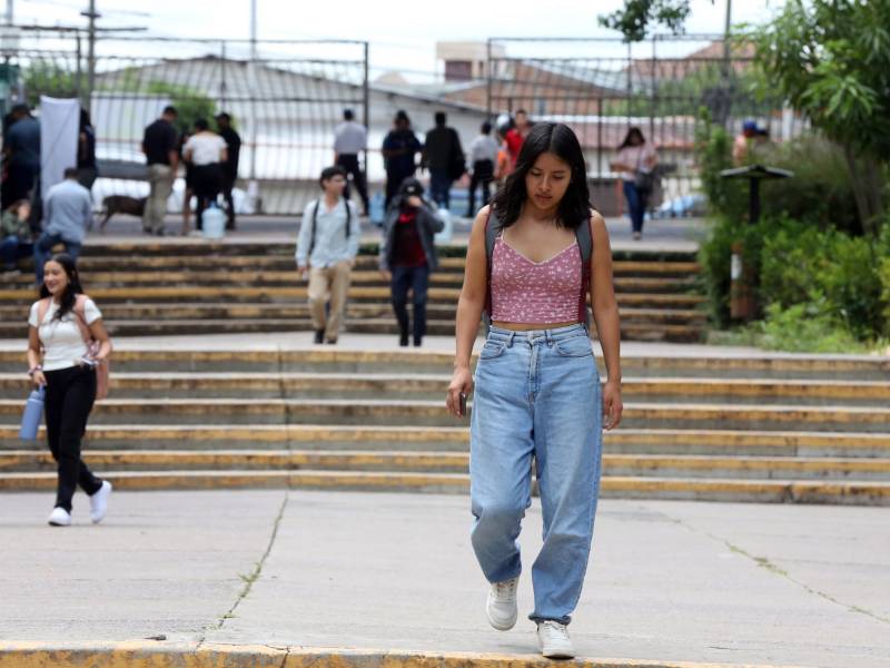 La UNAH vive un calvario, el Estado le resta 1,500 millones de lempiras, por lo que la mantiene sumida en una crisis en la que, incluso, le rebotan los cheques