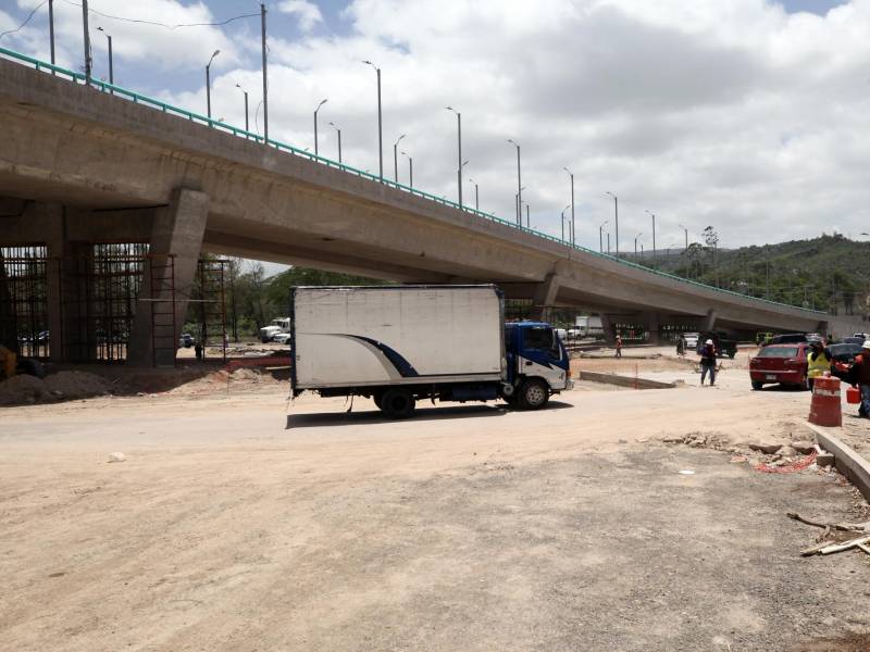 La megaobra de Mateo, cuya supervisión técnica y validación de planos estructurales estuvo a cargo de la firma ACI, permanece bajo estrictas evaluaciones independientes tras detectarse fallas y fisuras críticas en sus vigas de soporte.