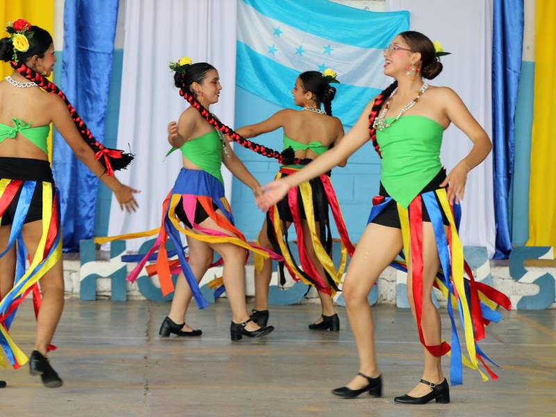 En poco tiempo, el grupo de jóvenes ha logrado abrirse camino en el mundo de la danza folklórica y destacar como uno de los mejores.