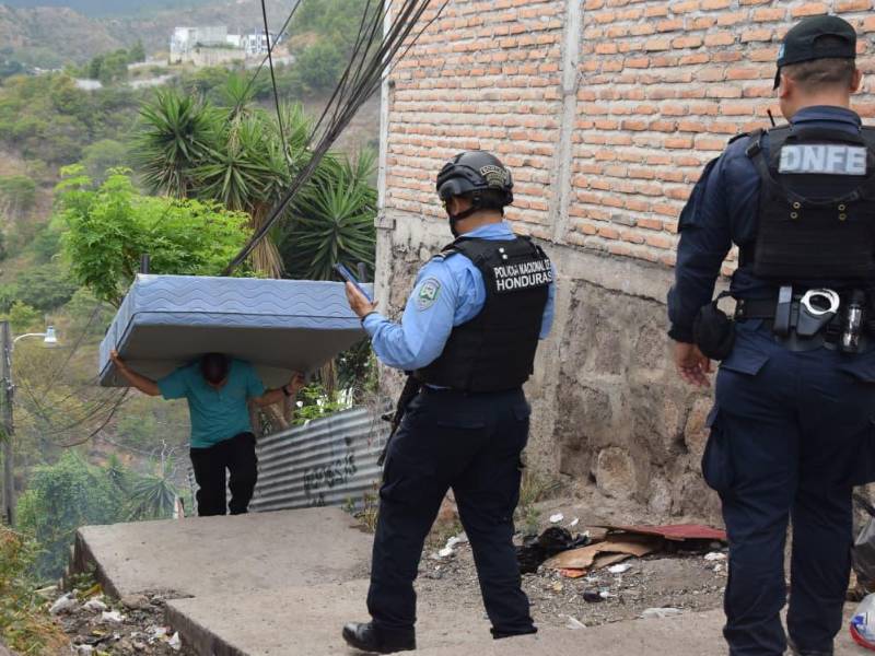 El caso de Miguel no es el único, más de 10 familias fueron desalojadas de la colonia Villa Nueva en presencia de la Policía Nacional el pasado 6 de septiembre de 2026.