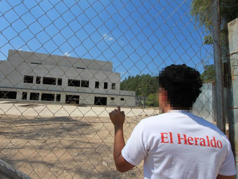 En Salamá se revisaron 9 de 11 contratos, por 688 millones de lempiras, equivalentes al 42.07% del presupuesto asignado. El avance físico se mantiene alrededor del 31%, según registros citados por la SIT.