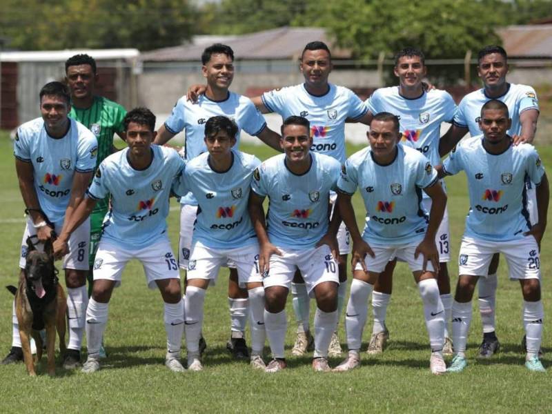 El equipo de la Policía Nacional mantiene en sus filas a exjugadores de Primera División, quienes ahora sueñan con luchar por el campeonato.