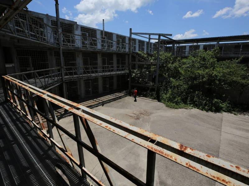 La estrategia también busca ejecutar operativos focalizados y construir una megacárcel de máxima seguridad.