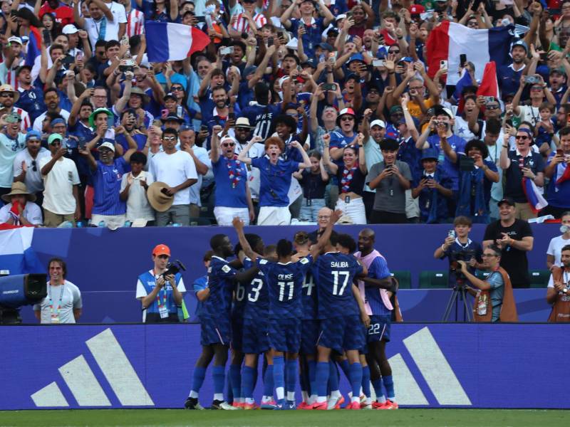 Francia sufrió para derrotar a una aguerrida Paraguay y avanzar a cuartos del Mundial