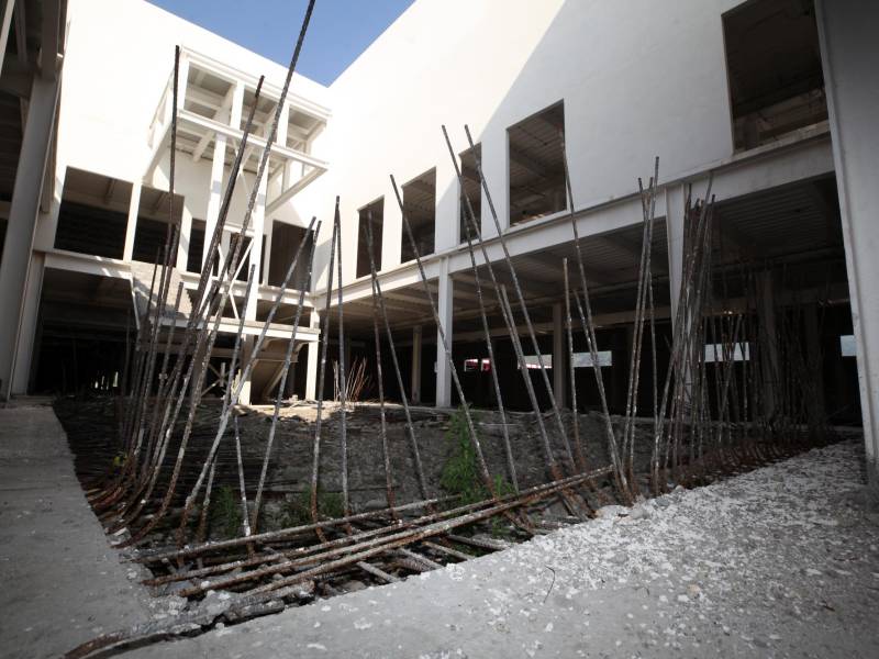 En Ocotepeque, EL HERALDO Plus constató áreas en obra gris, maquinaria detenida y sectores sin continuidad constructiva.