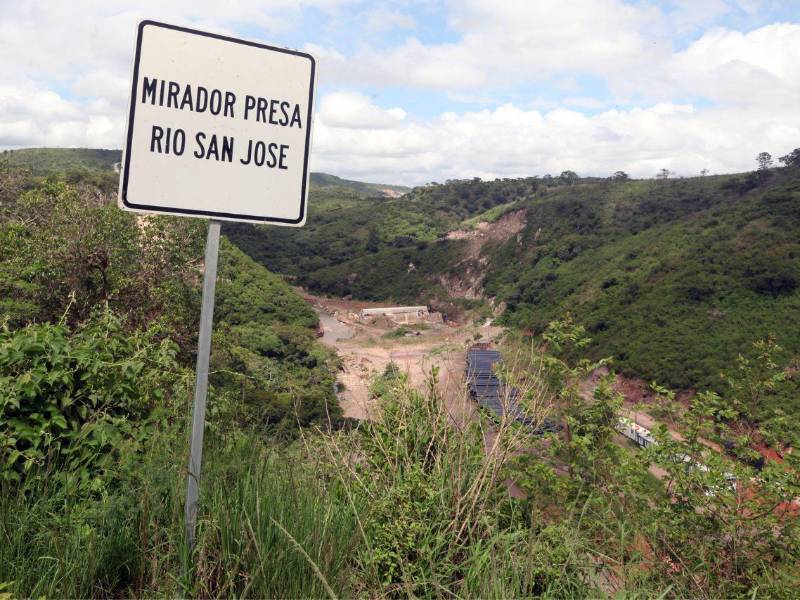 Capitalinos siguen esperando que el proyecto que solucione la falta de agua.