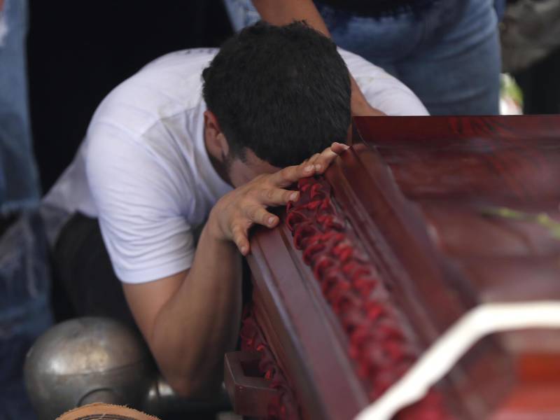 Yenci fue velada en casa de un familiar, en Alto Meléndez, donde seres queridos, amigos y vecinos se reunieron para despedirla.