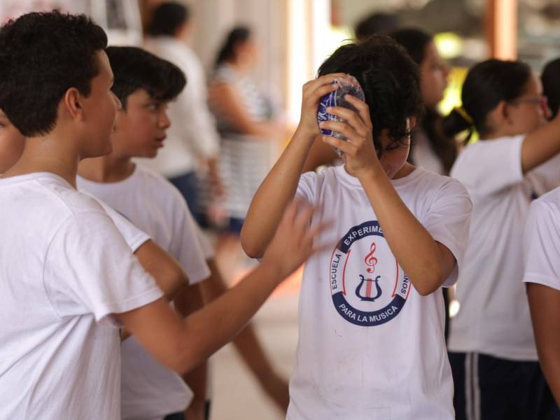 Foto: Emilio FloresPadres de familia, autoridades escolares y maestros deben mantenerse alertas a cualquier indicación emitida por la Comisión Permanente de Riesgos y Contingencias o la Secretaría de Educación.