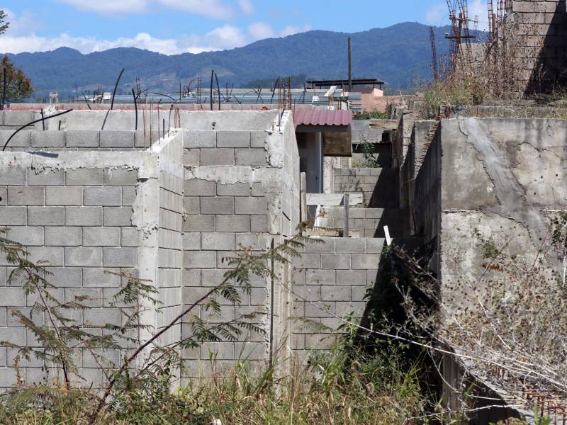 El avance físico del proyecto Villa Solidaridad se estima entre un 15% y un 20%.