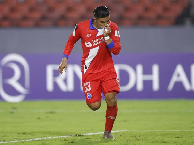 Olimpia pese a muchas dudas logró imponerse ante el Alianza para sellar pase a cuartos