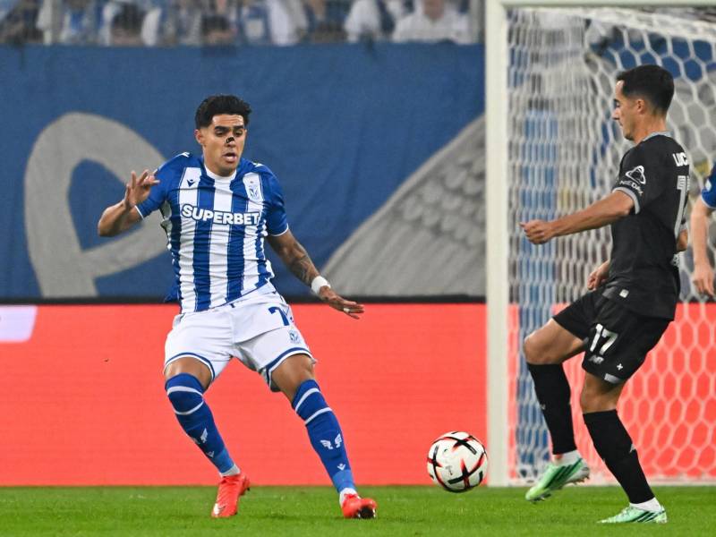 Leverkusen golea al Lech Poznań de Luis Palma en Europa League