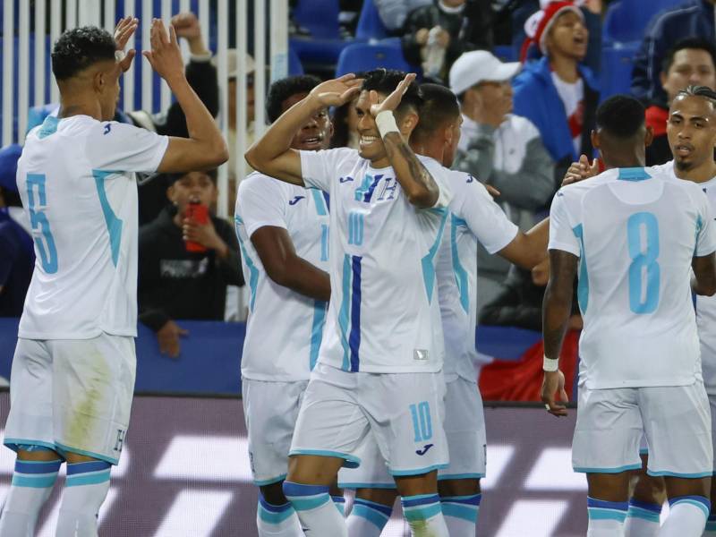 Una mejor versión de Hondurassaca su garra catracha en empate ante Perú en debut de Molina