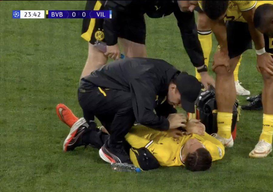 Jugador se desvanece en pleno partido de Champions League; fue llevado de emergencia