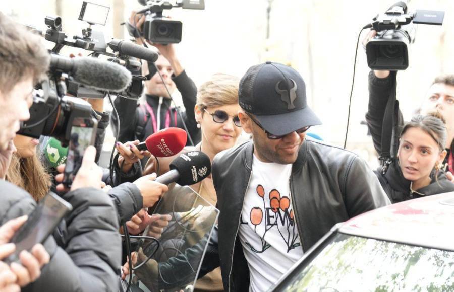 Dani Alves y la decisión que tomó con el padre de Neymar tras su libertad