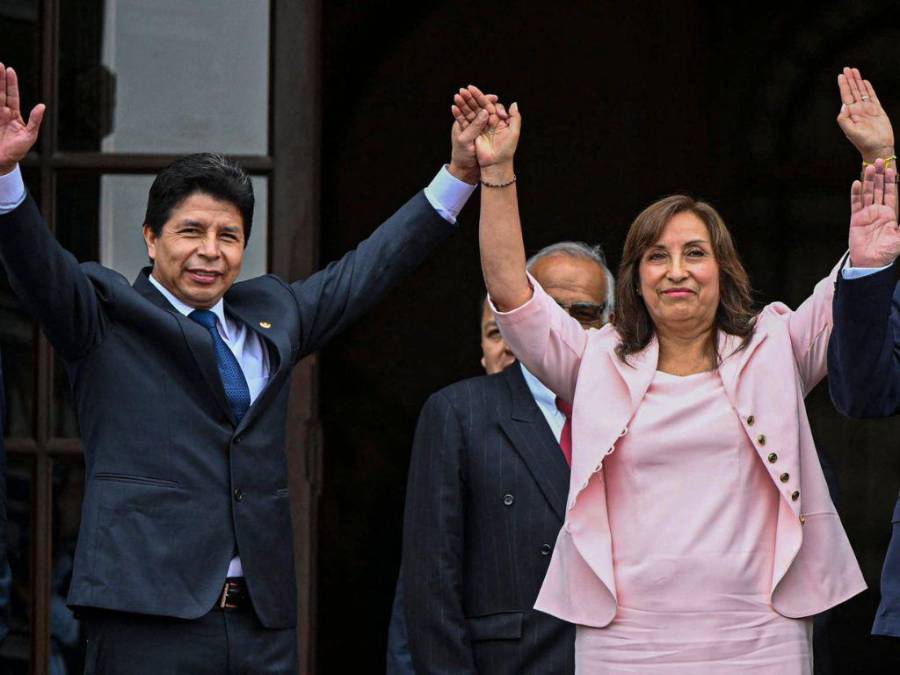 ¿Quién es Dina Boluarte, la nueva presidenta de Perú tras destitución de Pedro Castillo?