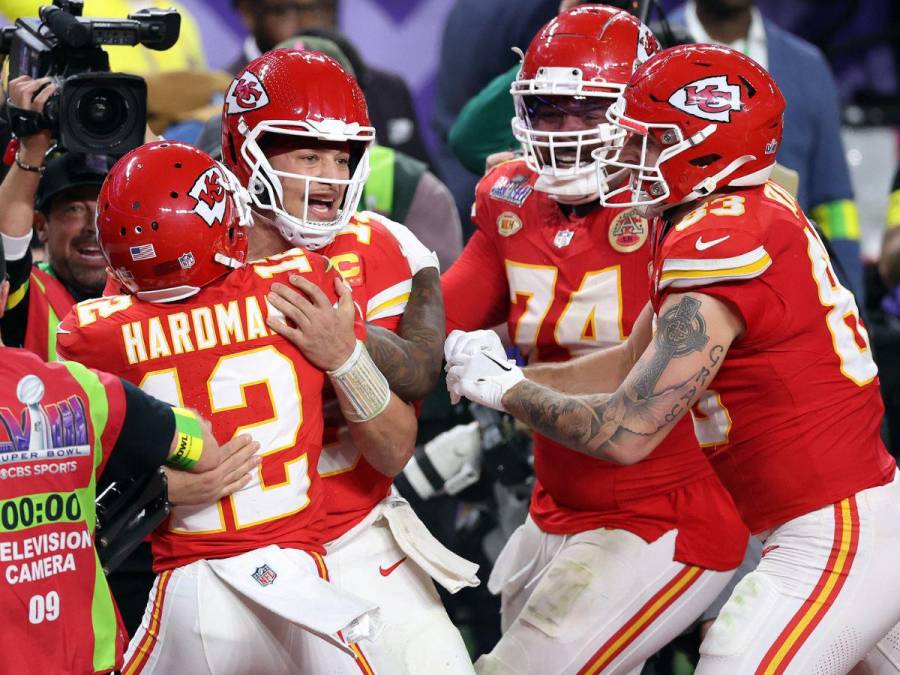 Mahomes leyenda y beso de Taylor Swift: la celebración de los Chiefs