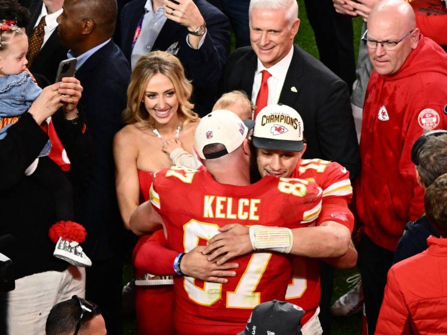 Mahomes leyenda y beso de Taylor Swift: la celebración de los Chiefs