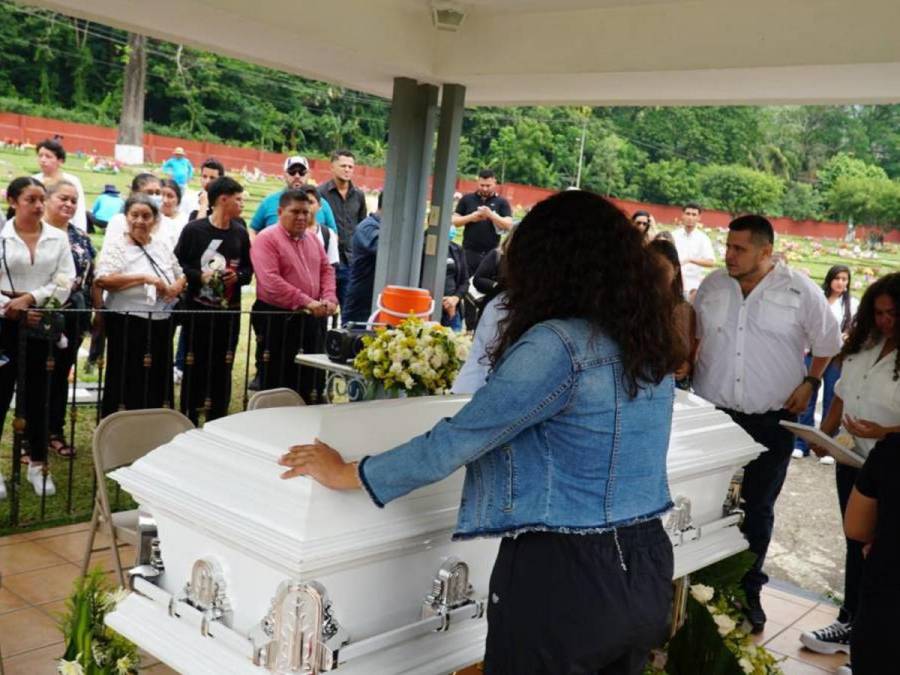 Fotos del funeral de Michelle Viera: estuvo 13 días en coma tras accidente en San Pedro Sula