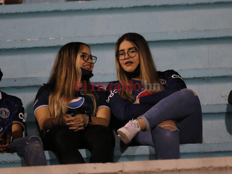 FOTOS: Las bellas aficionadas que llegaron al estadio Nacional a disfrutar del Motagua vs Olimpia en Liga Concacaf 2022