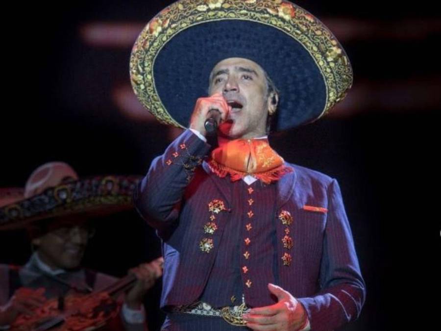 Así ha sido el cambio físico del cantante mexicano Alejandro Fernández con el paso de los años