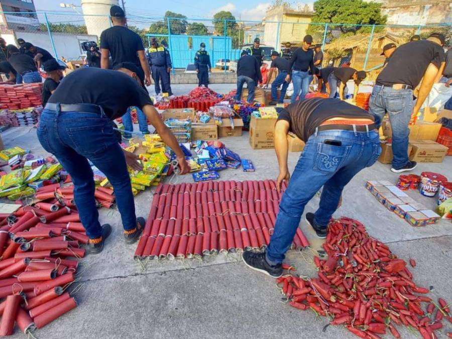 Decomisan fuerte cargamento de pólvora en mercados de Comayagüela