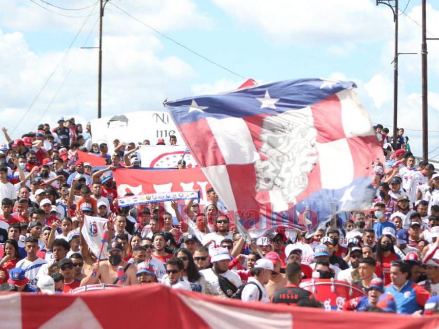 Pasión y amor por los colores: El carnaval de la Ultra Fiel previo al clásico Olimpia vs Real España