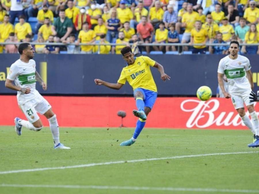 Hombre de familia y entregado a Dios, así es la vida de Antony “Choco” Lozano más allá del fútbol