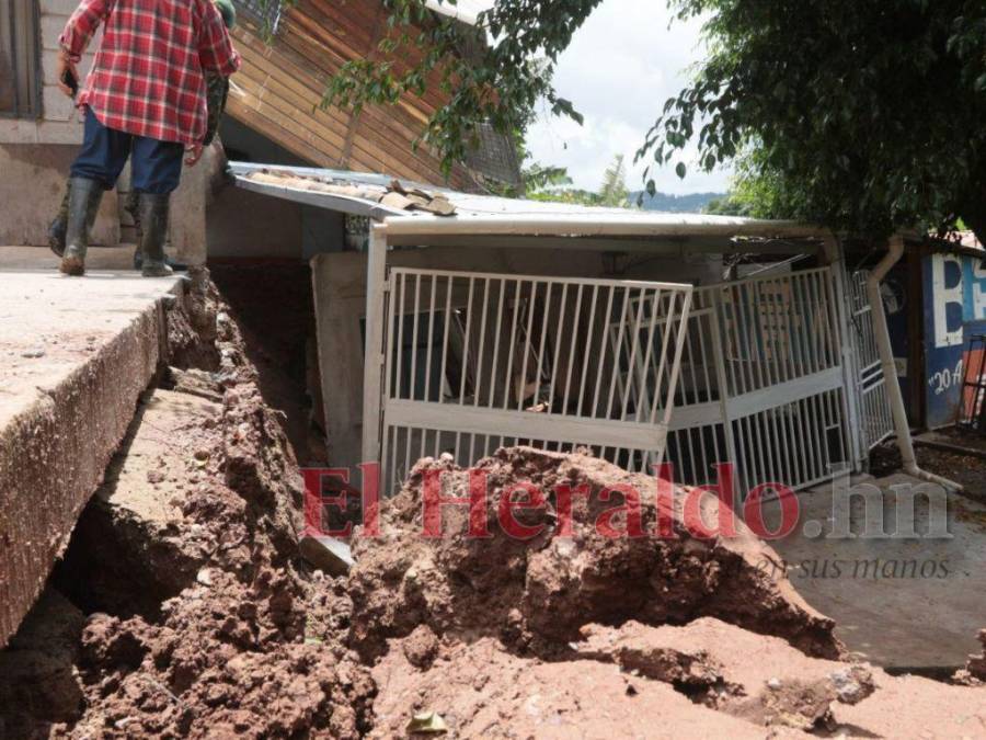 Familias evacuadas y al menos 10 viviendas afectadas: Los daños que provoca una falla geológica en la colonia Esperanza de Tegucigalpa