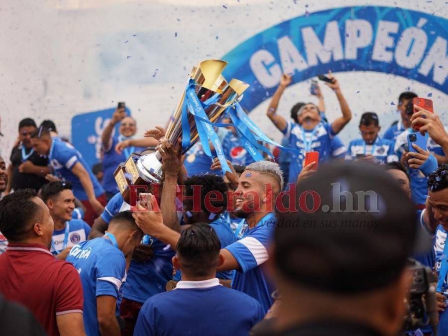 ¡Celebración Azul en el Olímpico! El festejo de los jugadores y afición del Motagua por la copa 18
