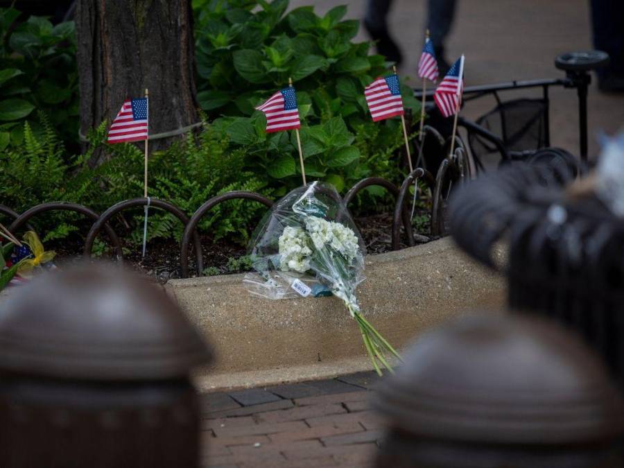 La tragedia de Aiden, niño de dos años hallado deambulando solo luego que sus padres murieran en tiroteo de Chicago (Fotos)