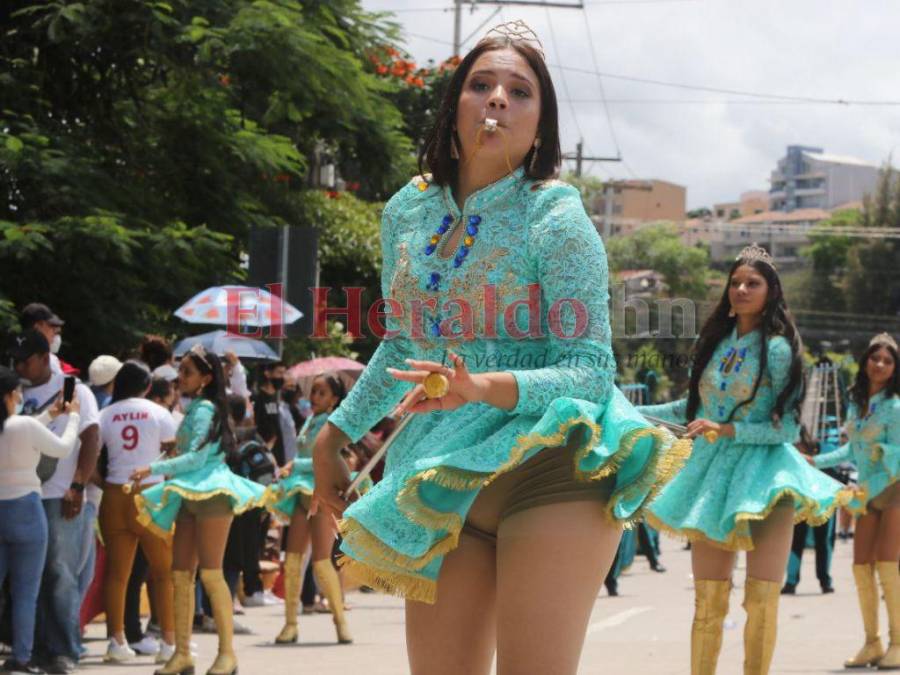 Las palillonas más bellas de los desfiles patrios este 2022 en Honduras