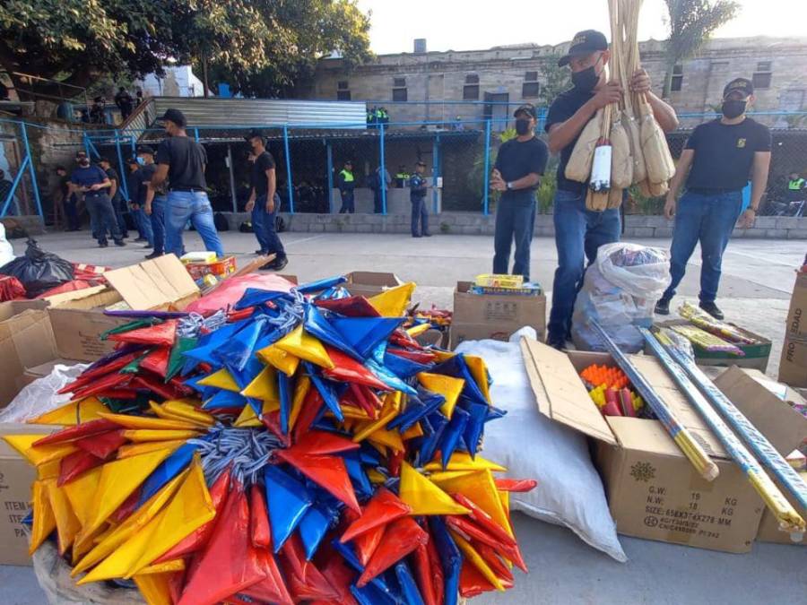 Decomisan fuerte cargamento de pólvora en mercados de Comayagüela