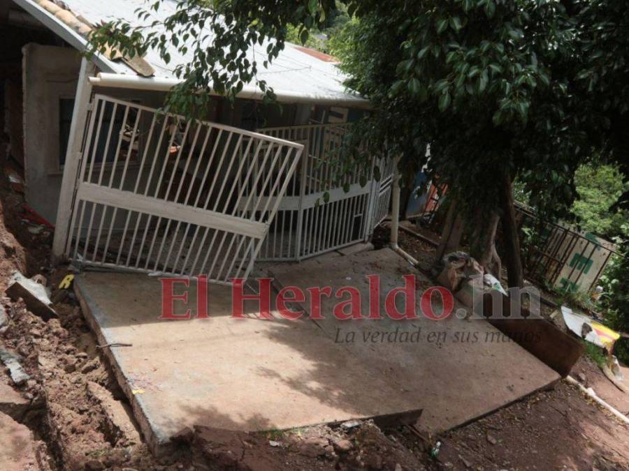 Familias evacuadas y al menos 10 viviendas afectadas: Los daños que provoca una falla geológica en la colonia Esperanza de Tegucigalpa