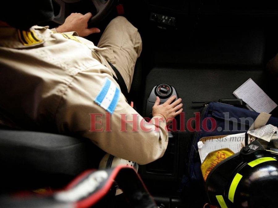 Así son los costosos camiones bomberos: modernos, pero con dificultades para operar