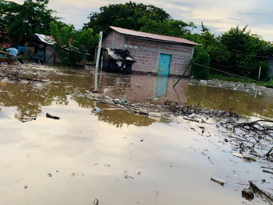 Nuevamente desbordado el río Goascorán en Costa de los Amates: bordos de contención cedieron a la primera tormenta de septiembre
